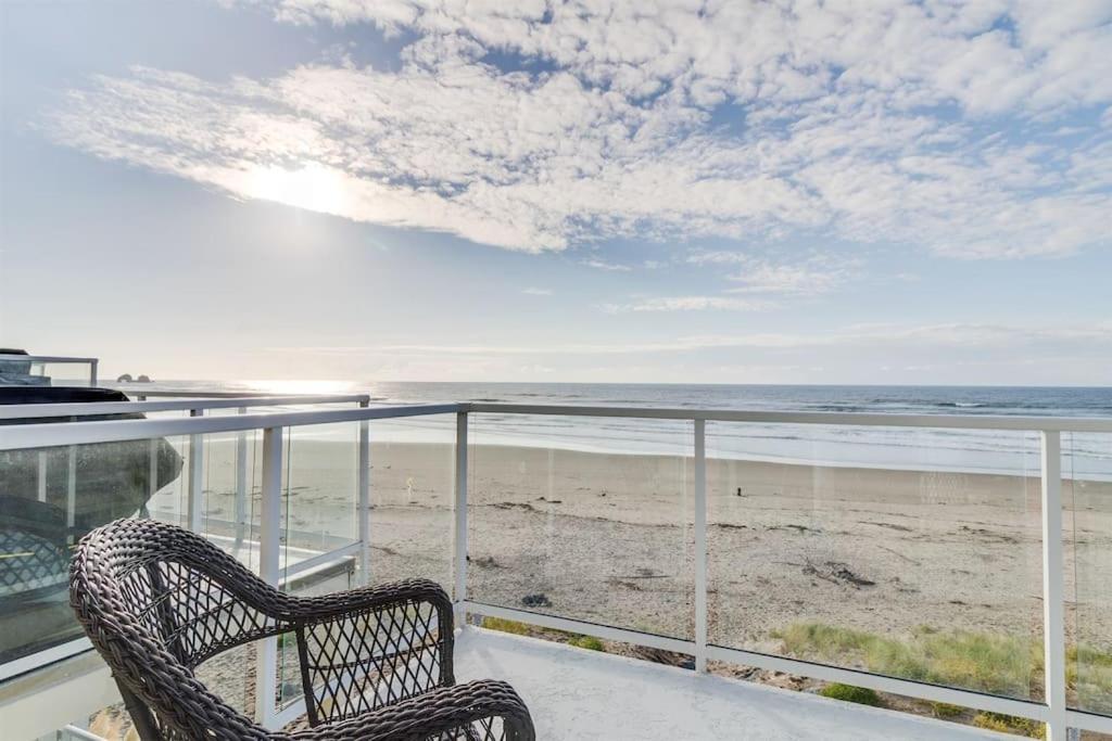 Rockaway Beach Vibes,Waterfront Oceanfront Rockaway Beach House Near Downtown,Wifi, Washer Dryer Exterior photo