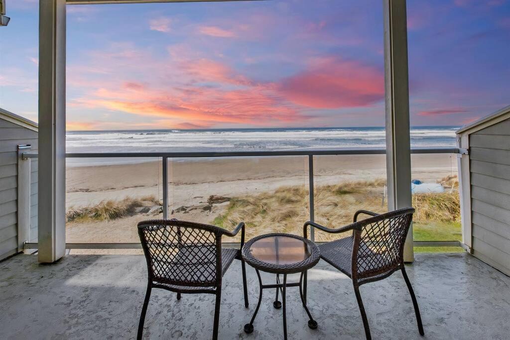 Rockaway Beach Vibes,Waterfront Oceanfront Rockaway Beach House Near Downtown,Wifi, Washer Dryer Exterior photo