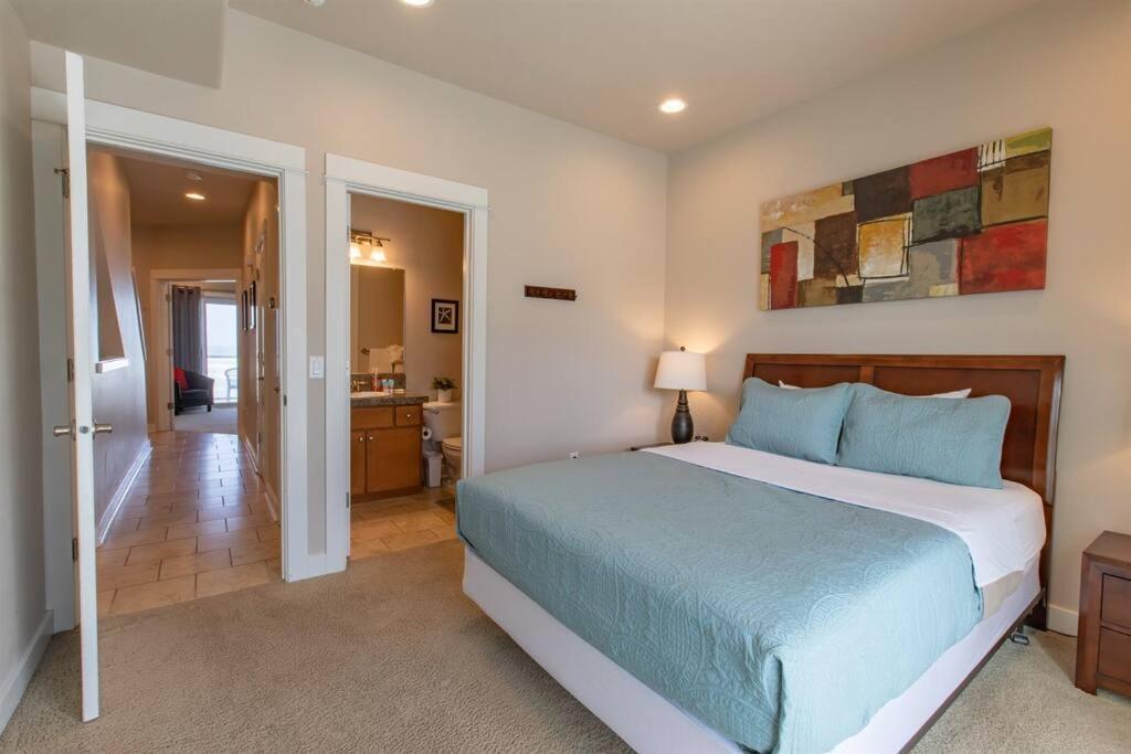 Rockaway Beach Vibes,Waterfront Oceanfront Rockaway Beach House Near Downtown,Wifi, Washer Dryer Exterior photo